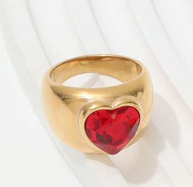 Bague avec un grand coeur rouge Zircon