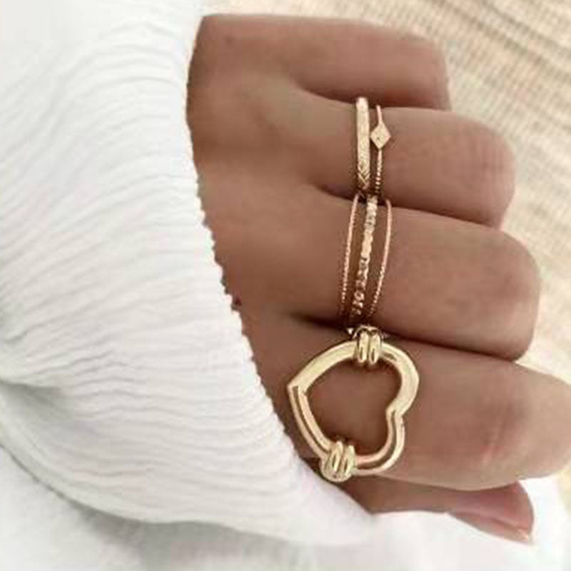 Bague en forme d'un grand cœur