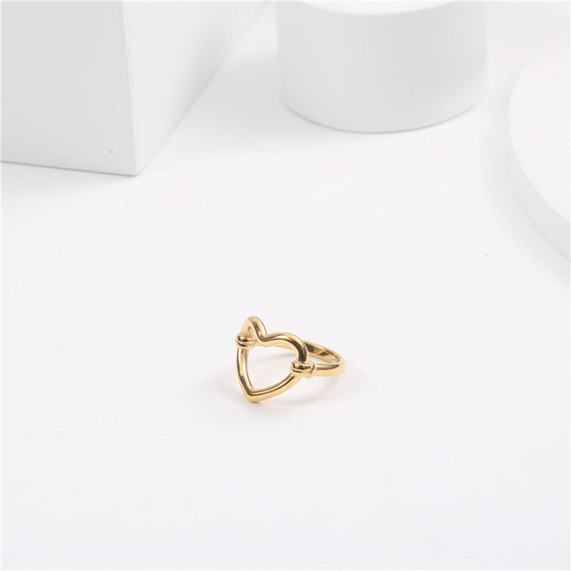 Bague en forme d'un grand cœur